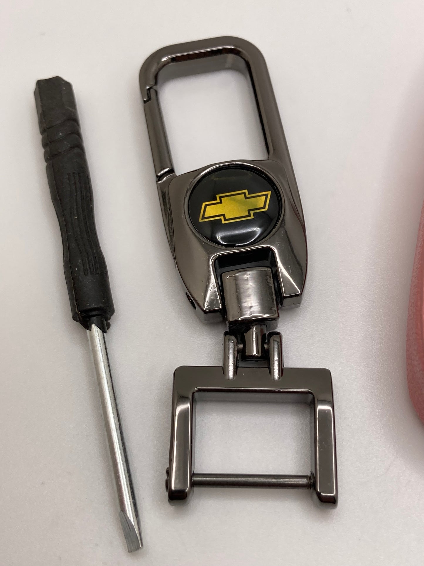 Chevrolet - clip style keychain with pink leather key fob case