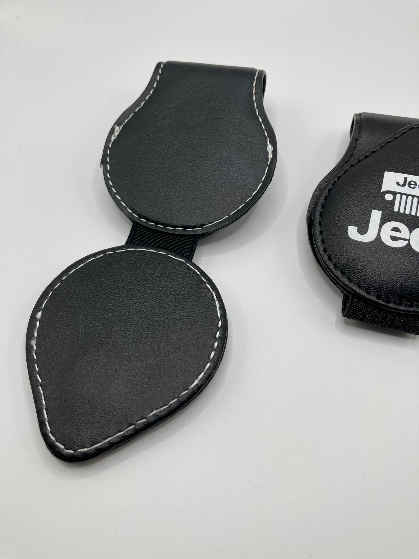 Magnetic Sunglass Holder visor clip for Car/SUV with Logo - Black Leather - Jeep - Mercedes Benz