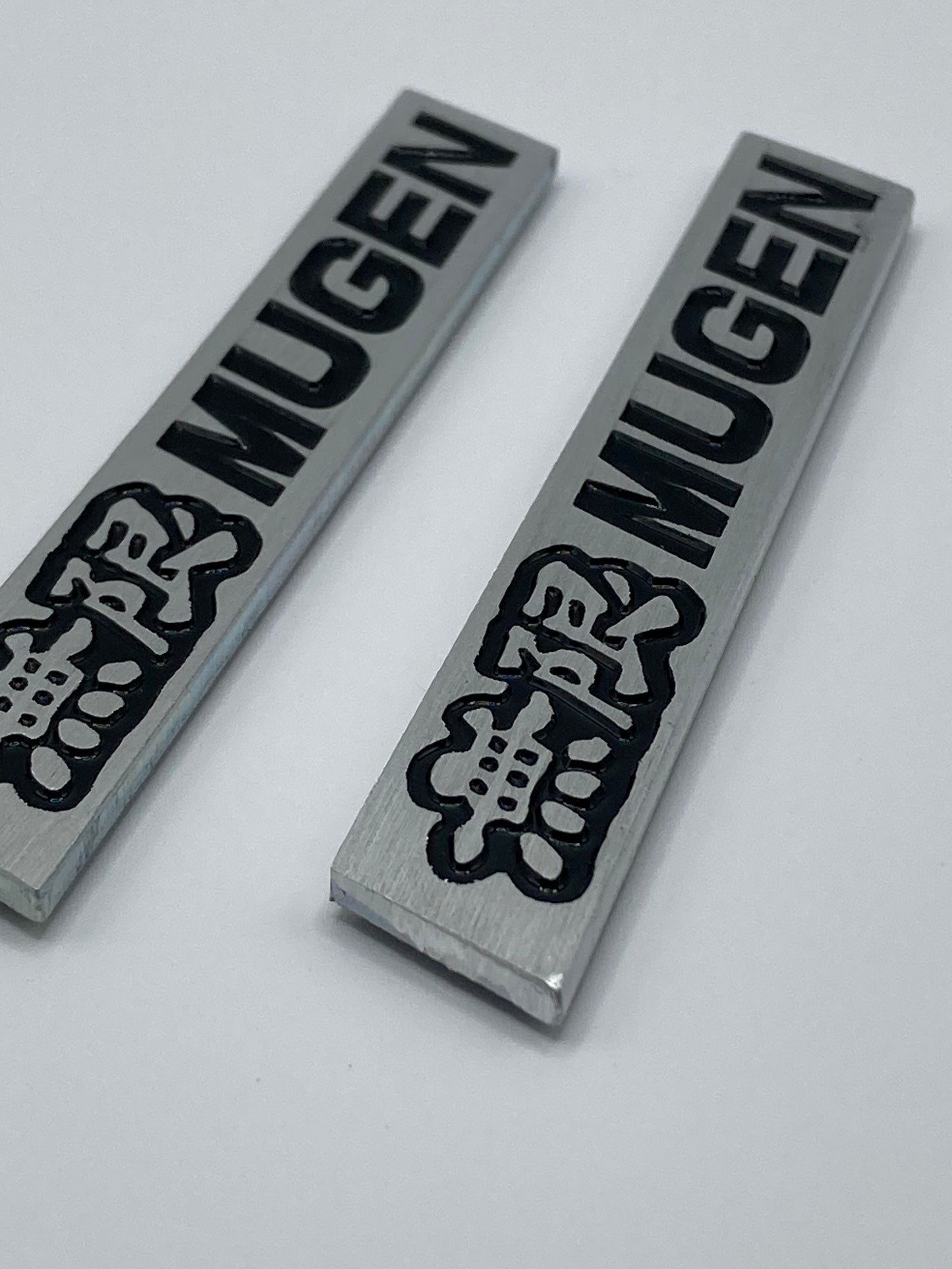 Mugen - 2pcs aluminum badge set