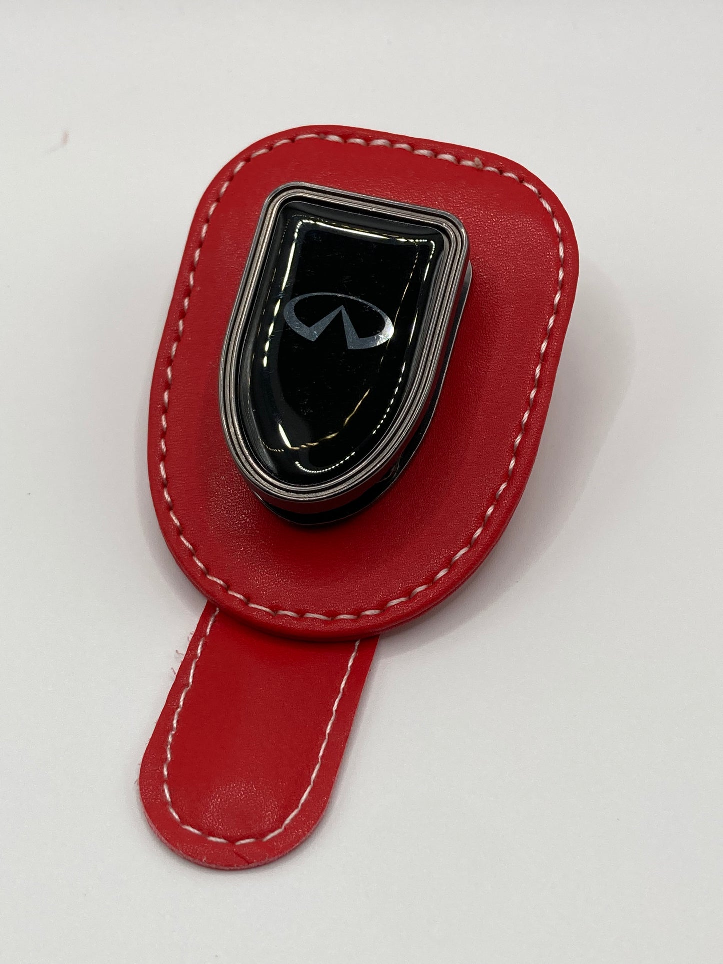 Infiniti - sun visor glasses clip holder - Red Leather