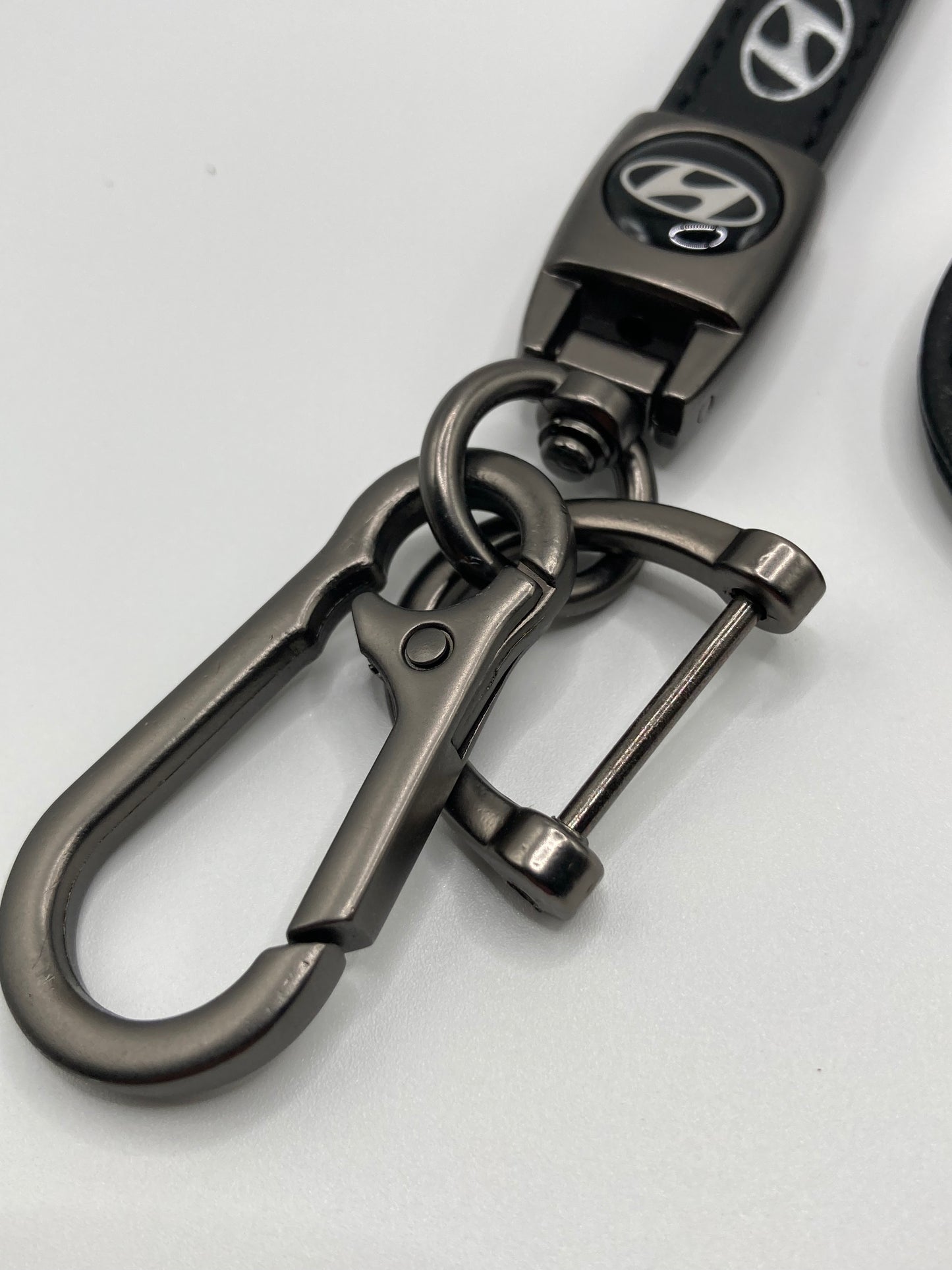 Hyundai - 2pcs Leather Keychain - gift set