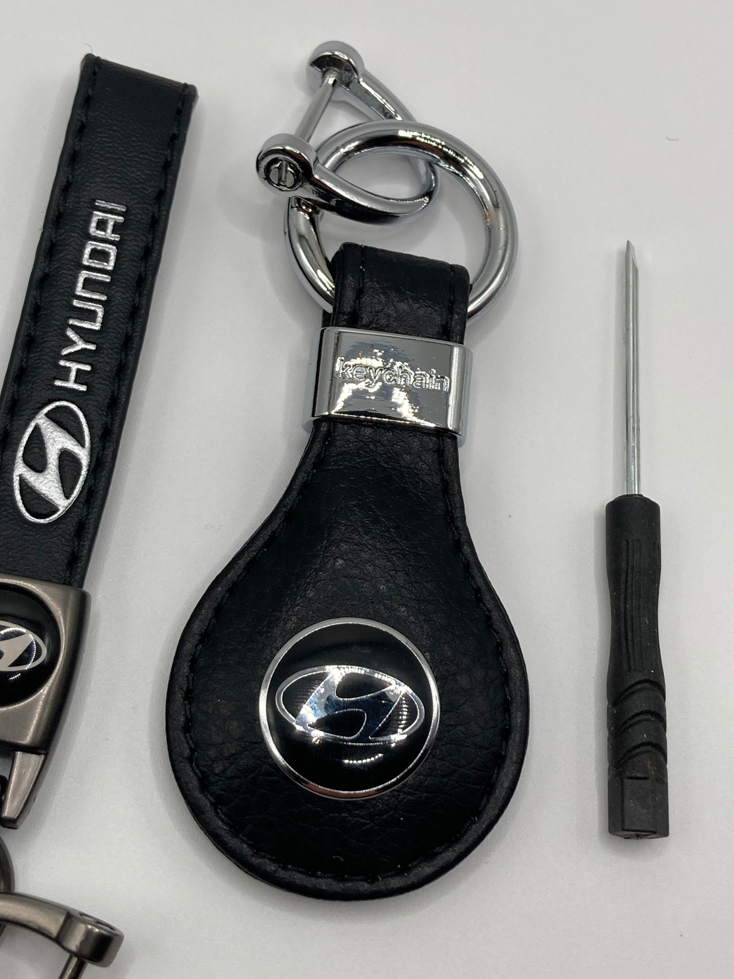 Hyundai - 2pcs Leather Keychain - gift set