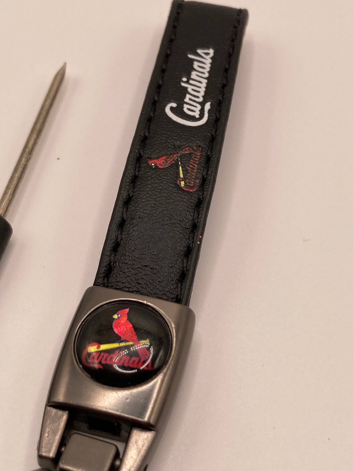MLB - Cardinals - Black leather Keychain