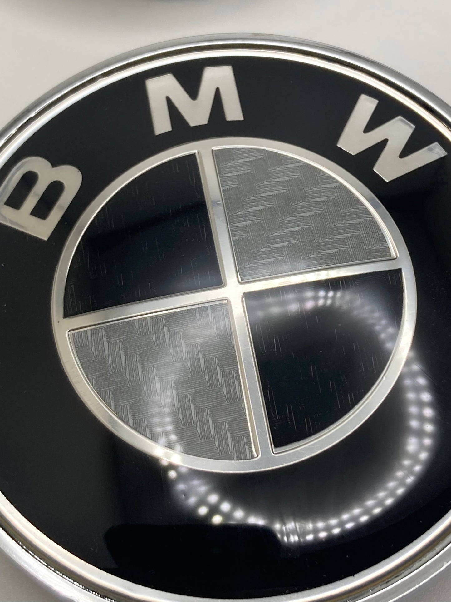 BMW - wheel center caps - 68mm - black/grey carbon - 4pcs set