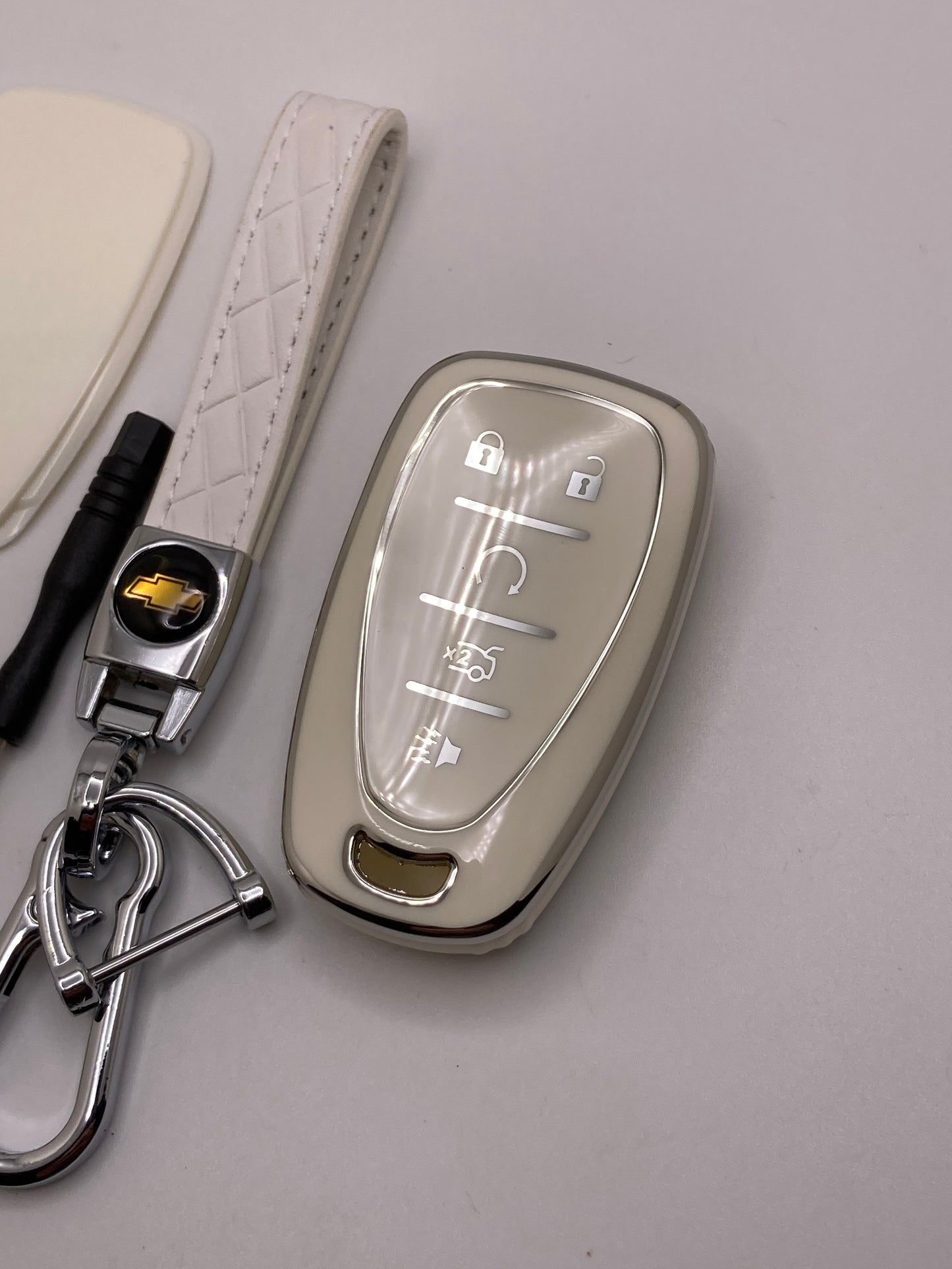 Chevrolet - White Leather Keychain & Key Fob Case