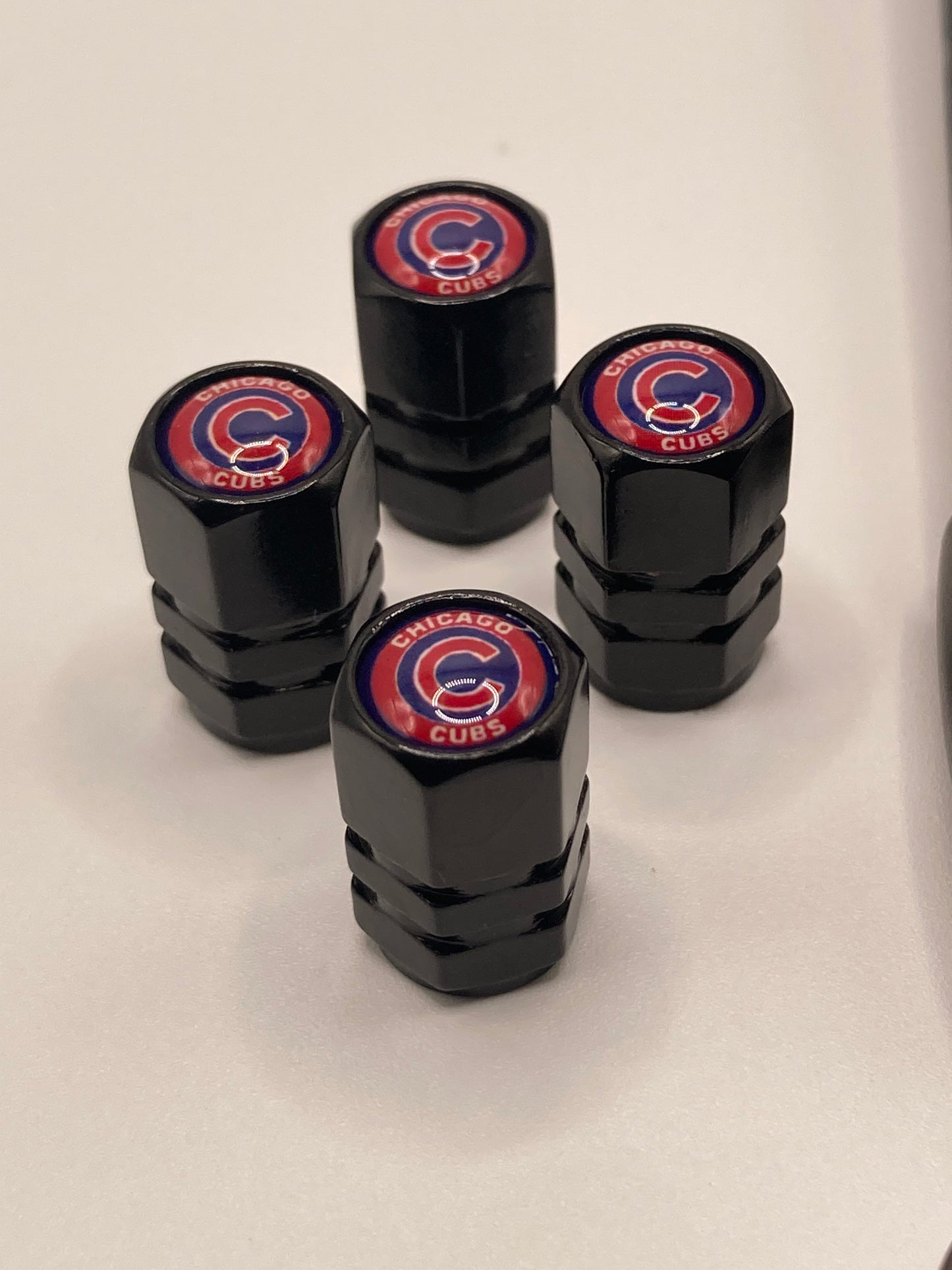 MLB - Chicago Cubs Gift Set - Leather Keychain & Valve Stem Caps - 5pcs set