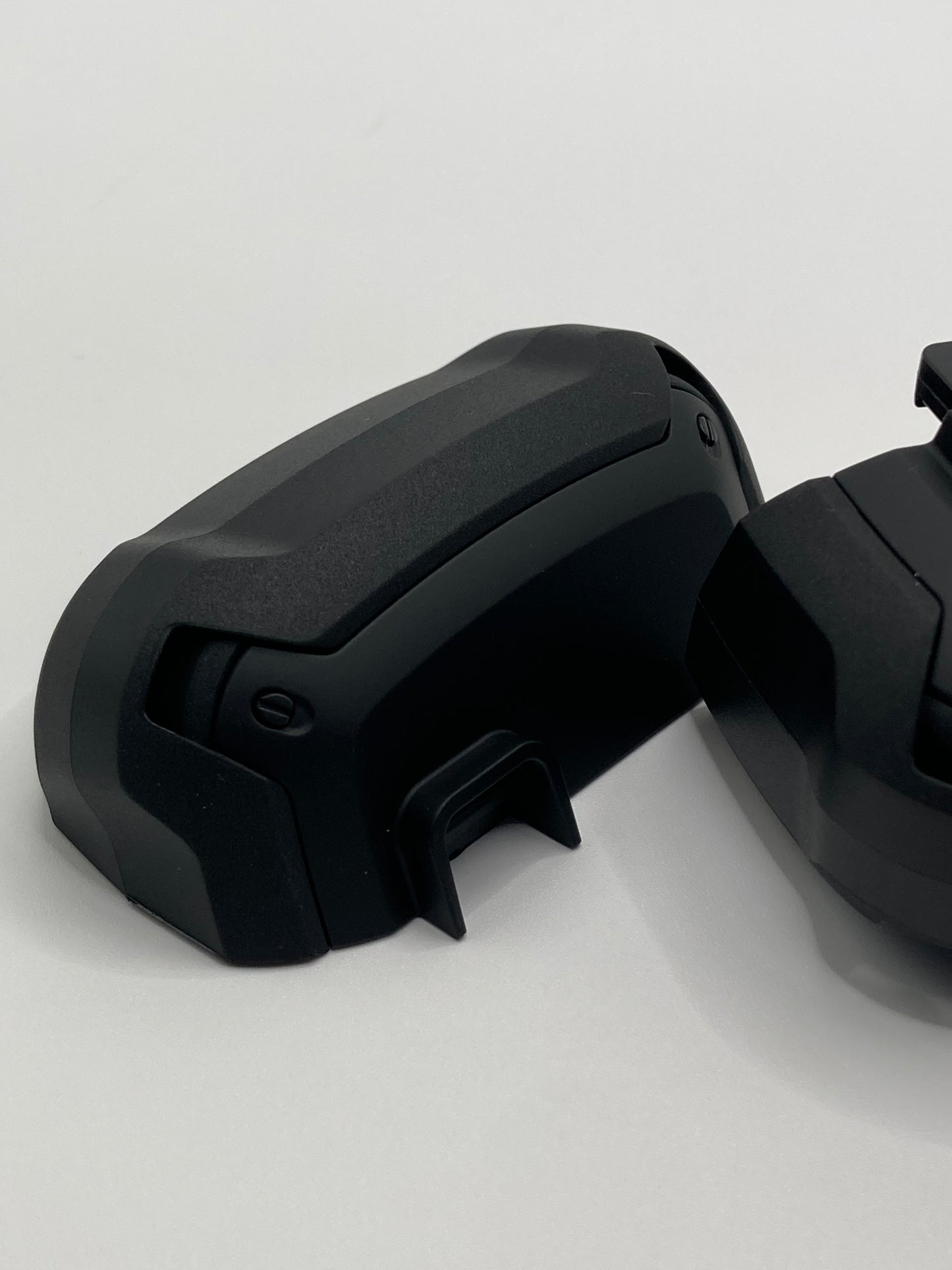 AirPods - Hard Shell Case Cover with Latch - 3rd Gen