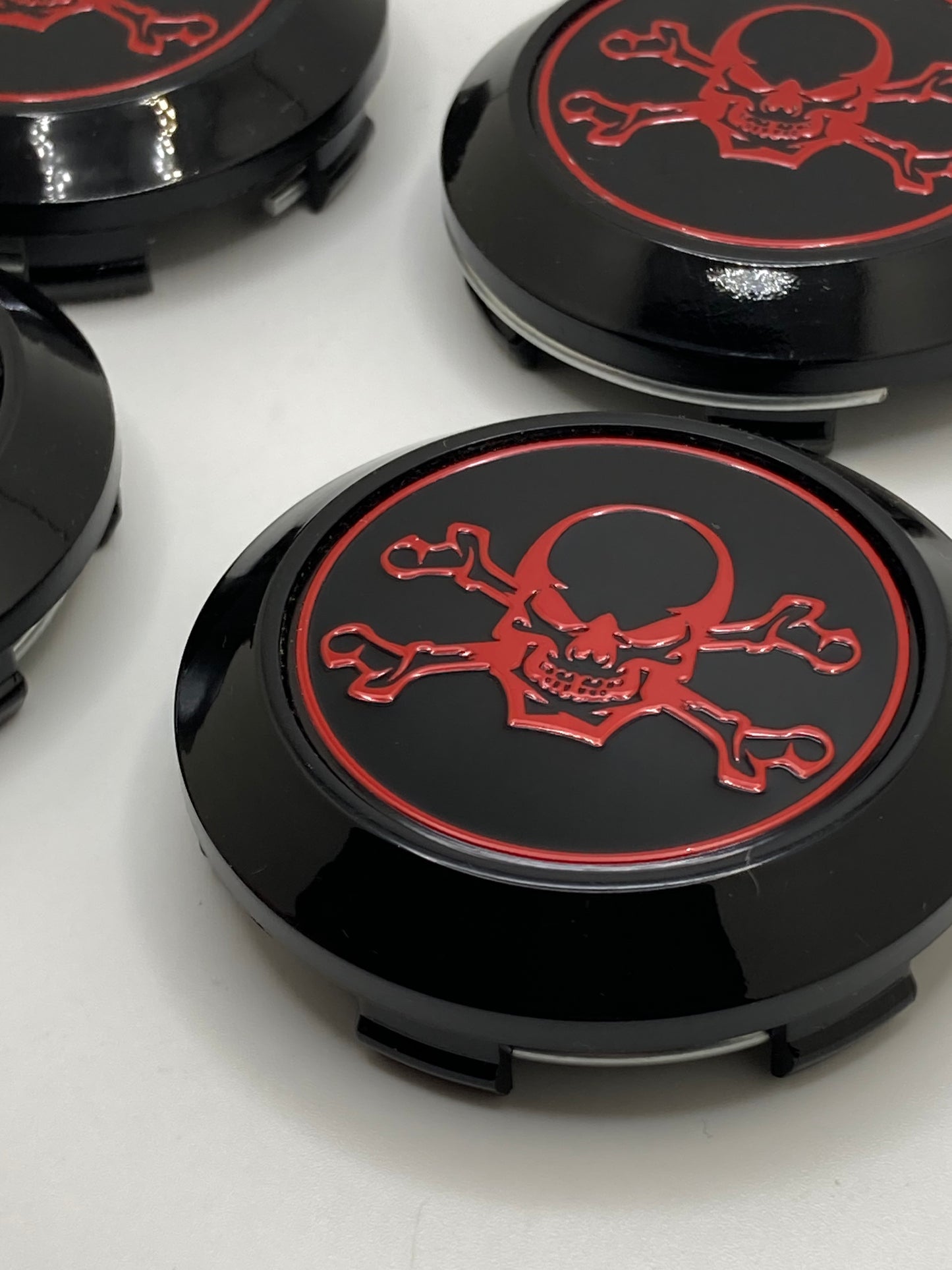 Black with Red skull and crossbones - 67mm - wheel center caps - 4pcs set