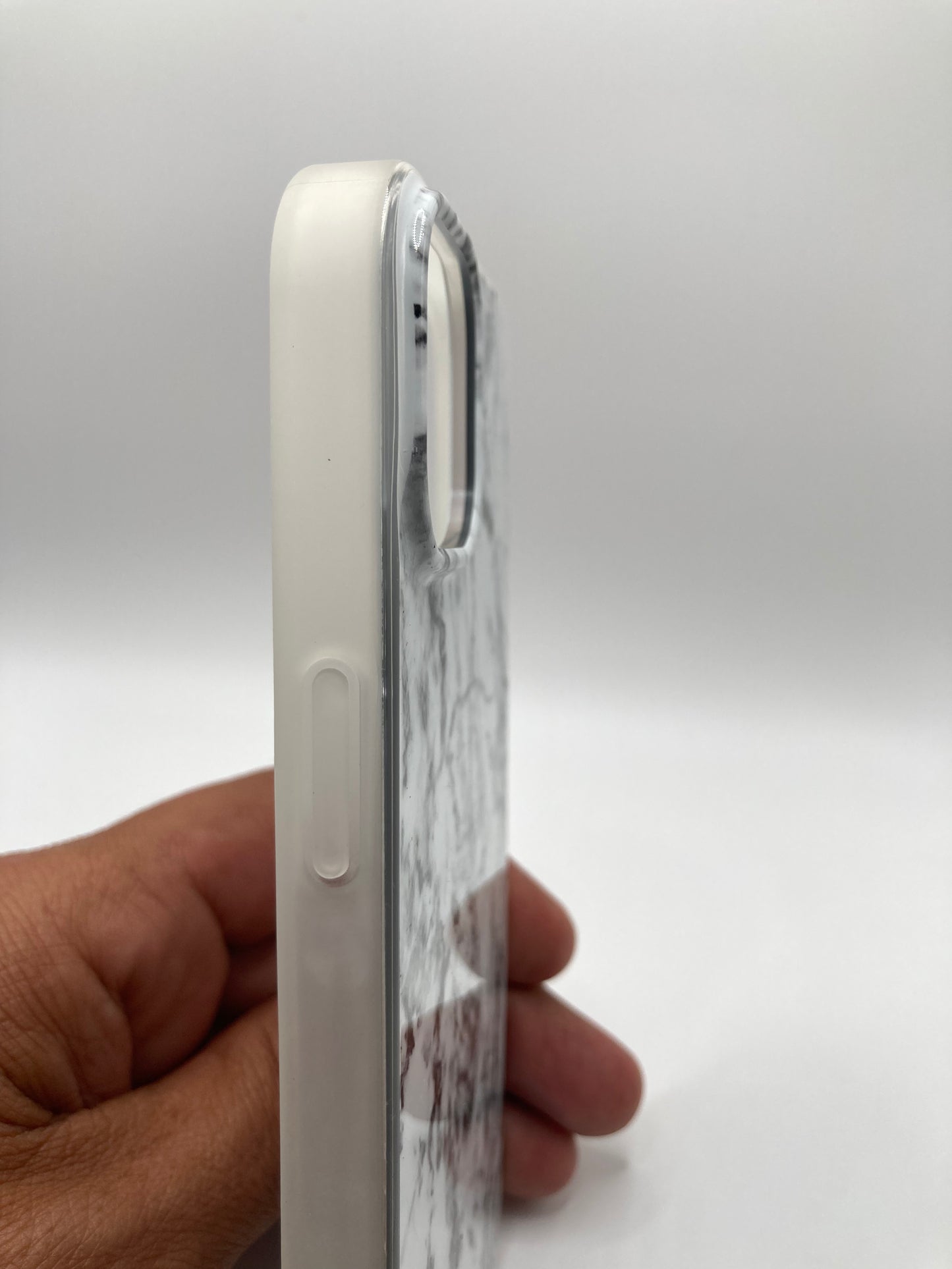 MagSafe Case for iPhone 13 - White Marble