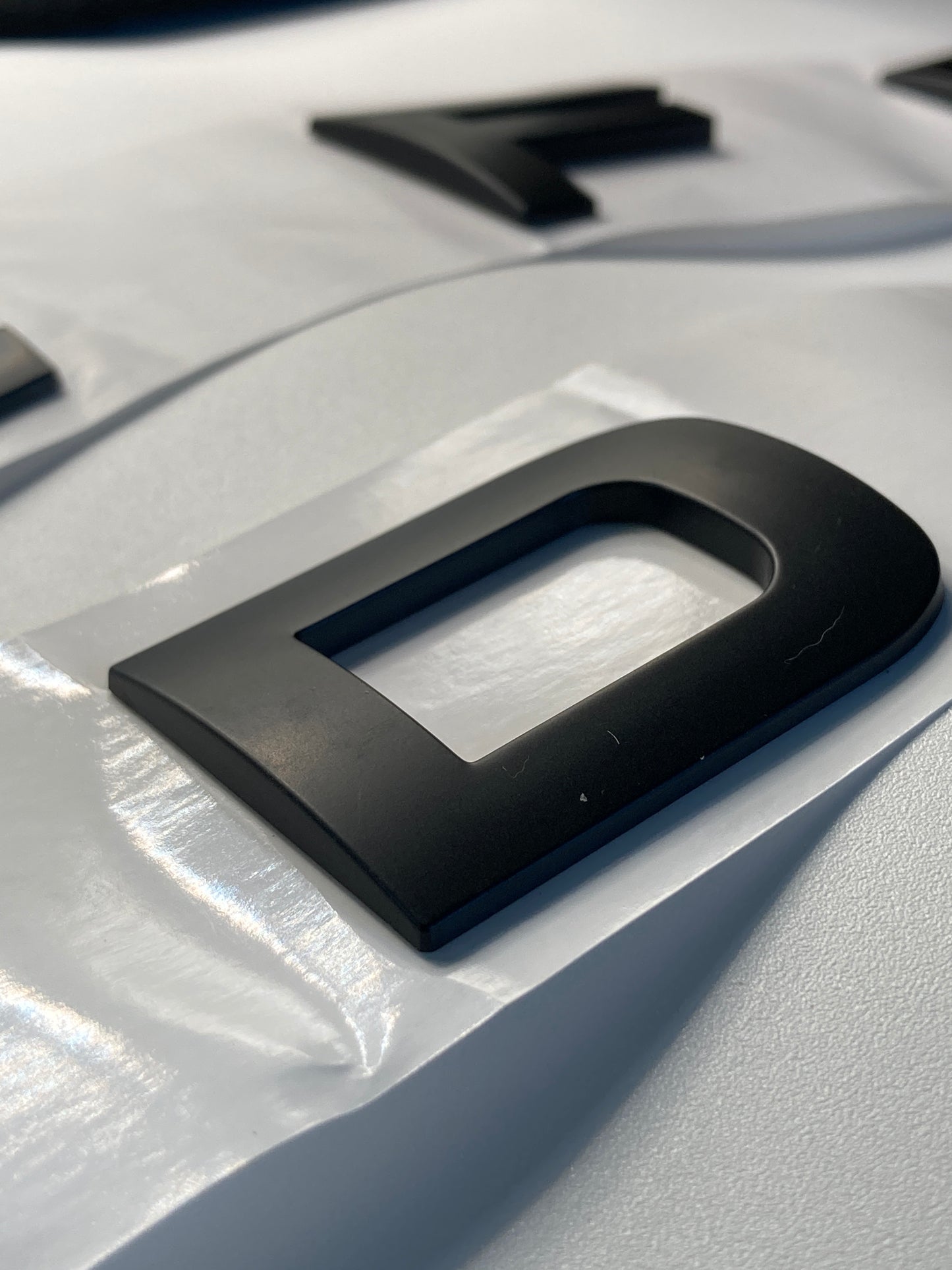 Land Rover - Defender - Hood Emblem Lettering - Matte Black - 2020-2024