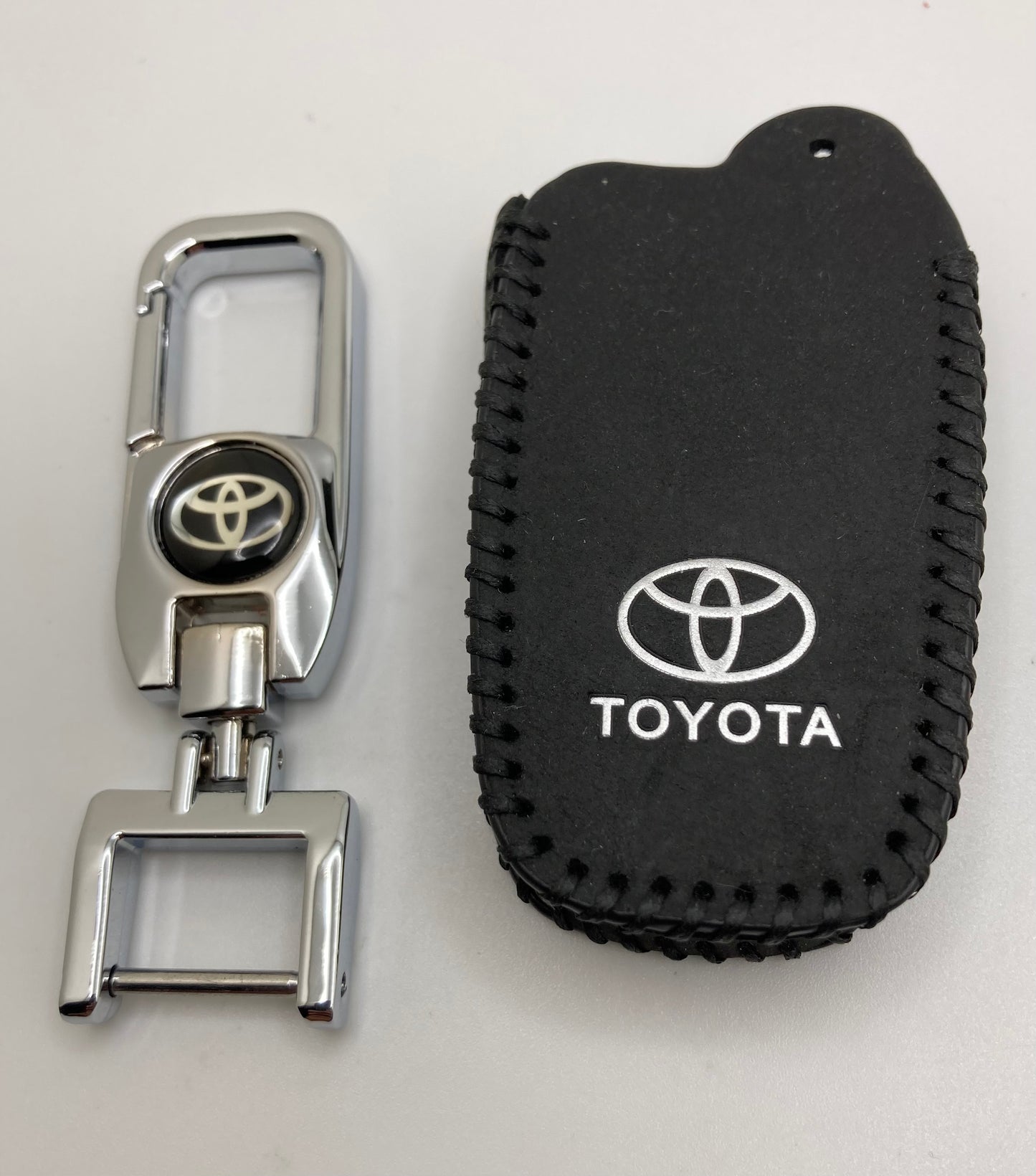 Toyota - Clip-style keychain with black leather key fob case