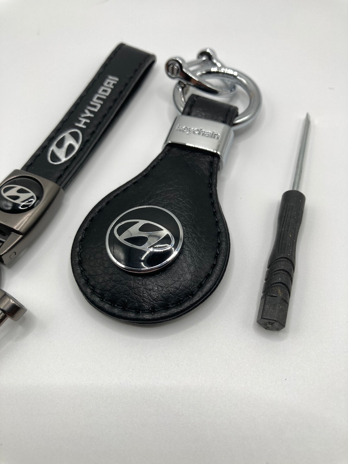 Hyundai - 2pcs Leather Keychain - gift set