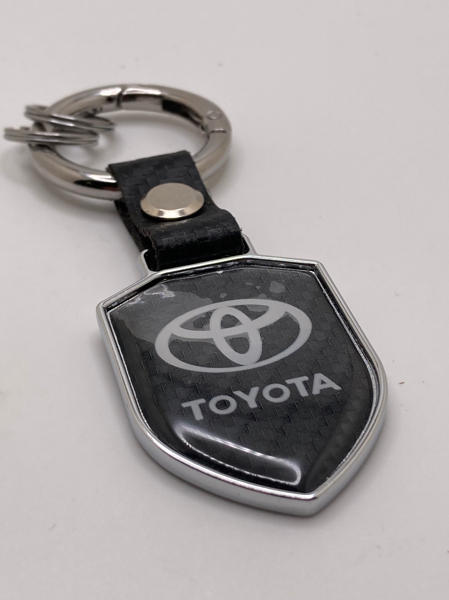 Toyota - 2 sided - Shield Style Keychain -Carbon Fiber Design