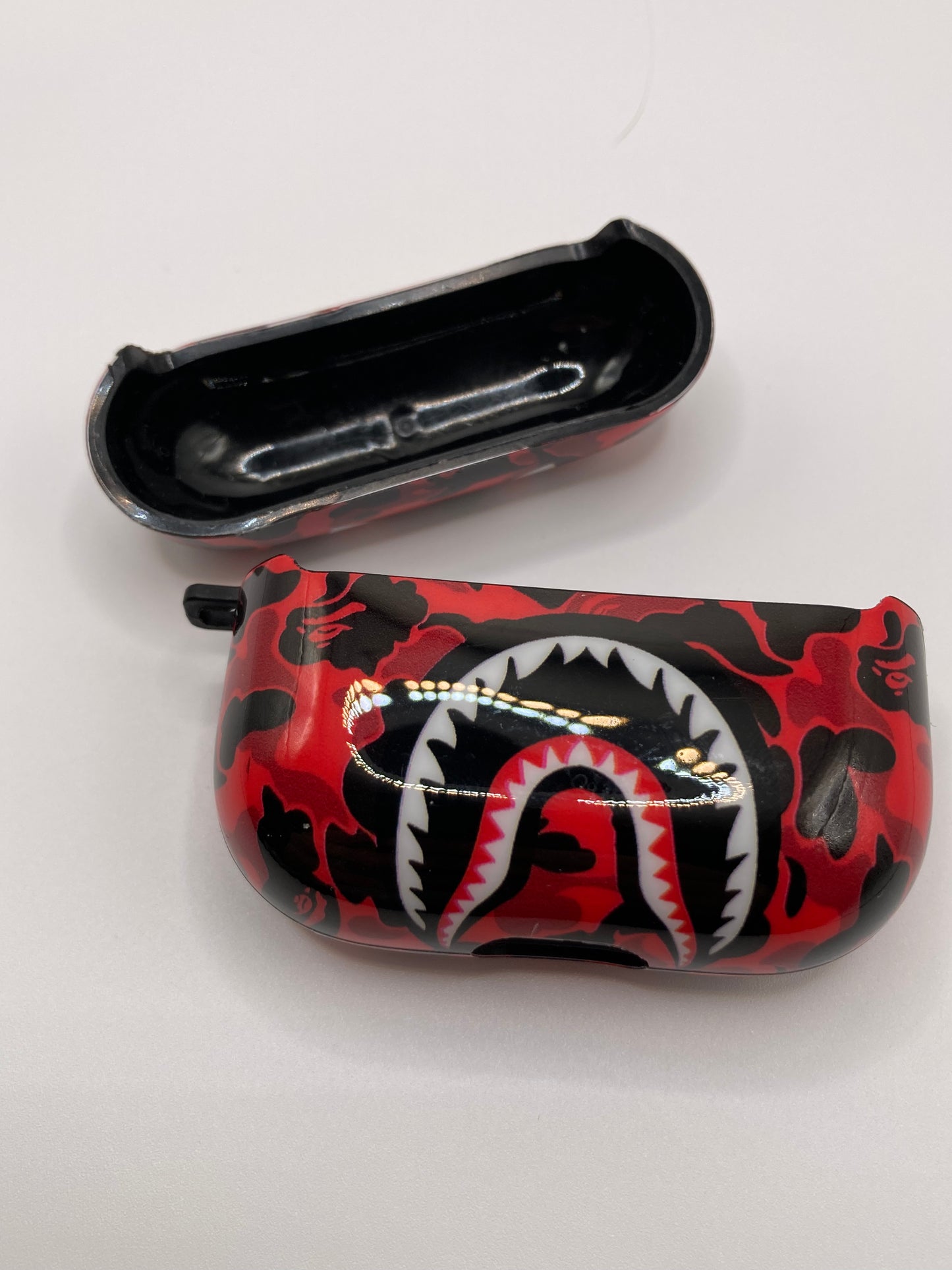 Shark Mouth Zipper Bear designed case for AirPods Pro- Red Camo