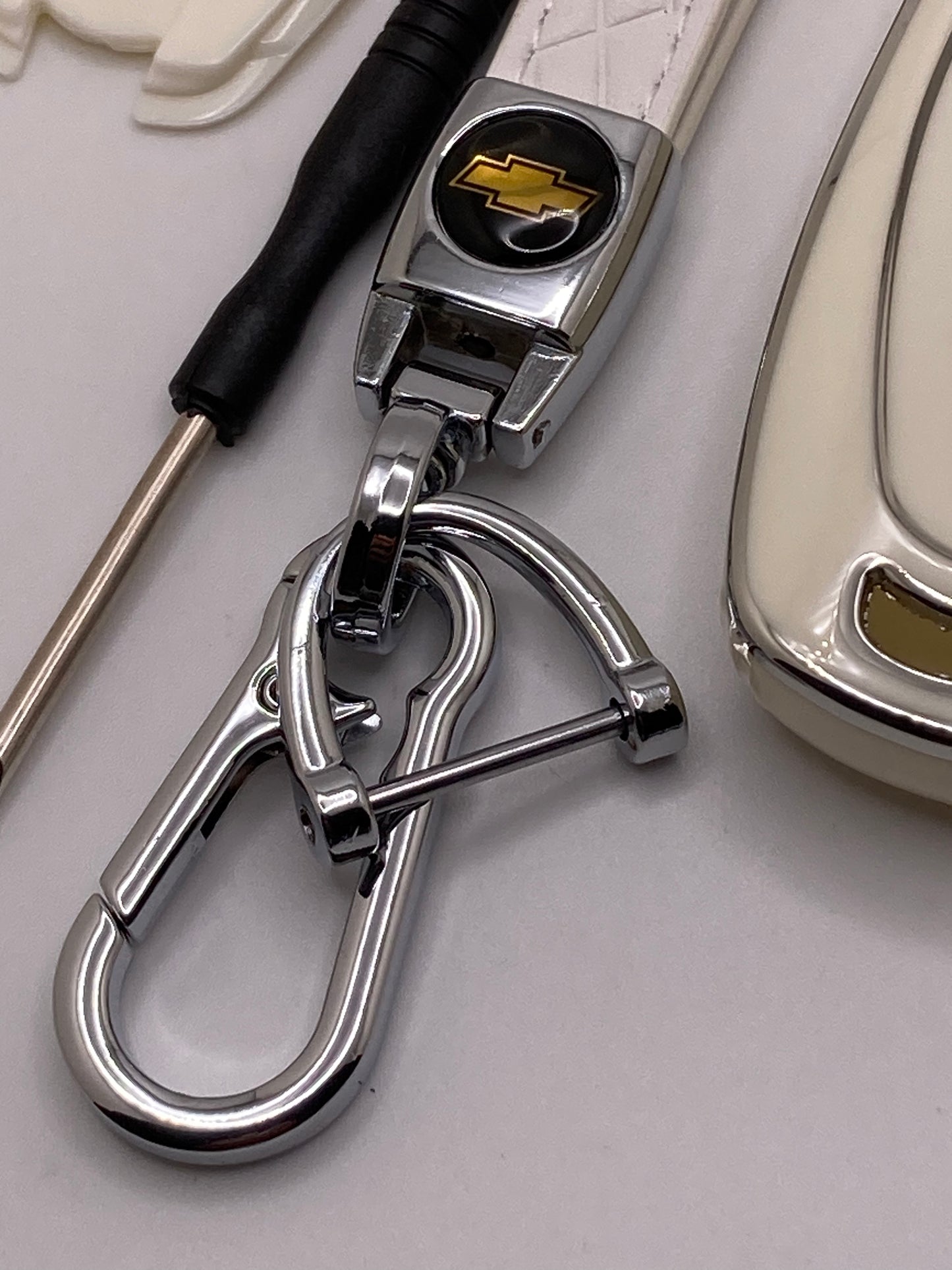 Chevrolet - White Leather Keychain & Key Fob Case