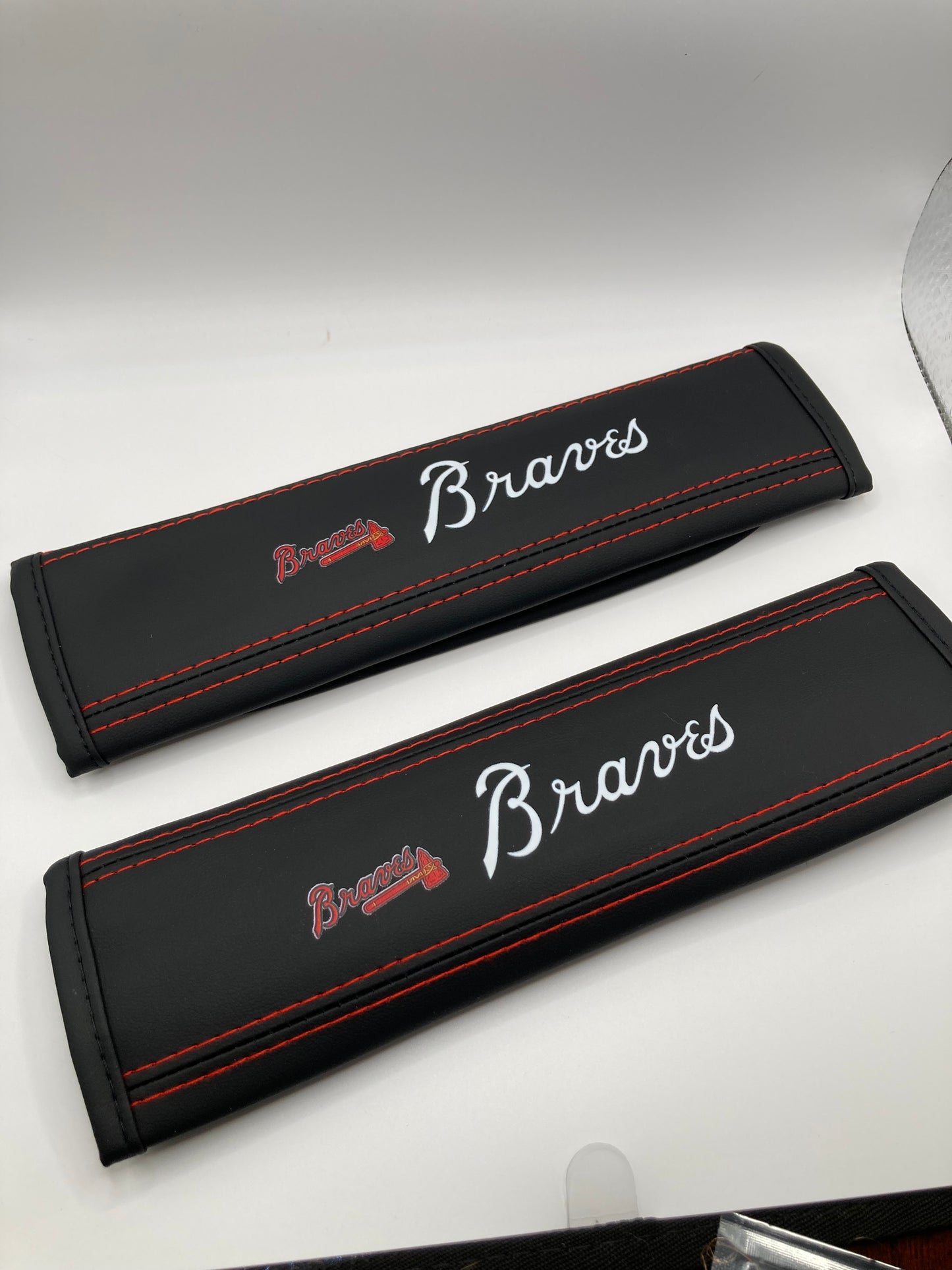 MLB - Braves - Leather Seatbelt Shoulder Cushions - 2pcs set