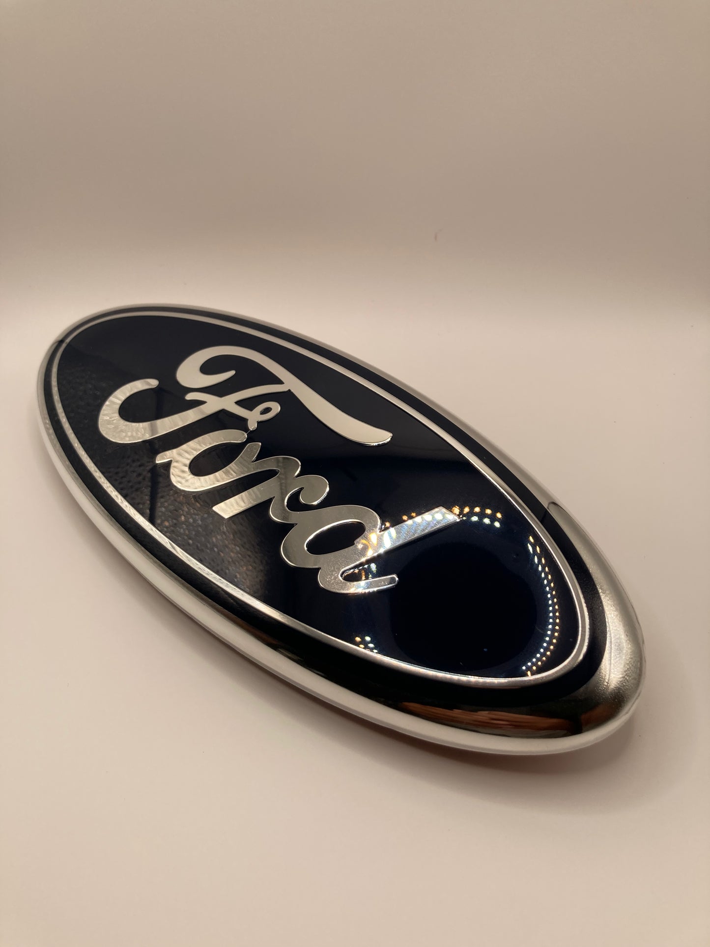 Ford - 9” oval emblem