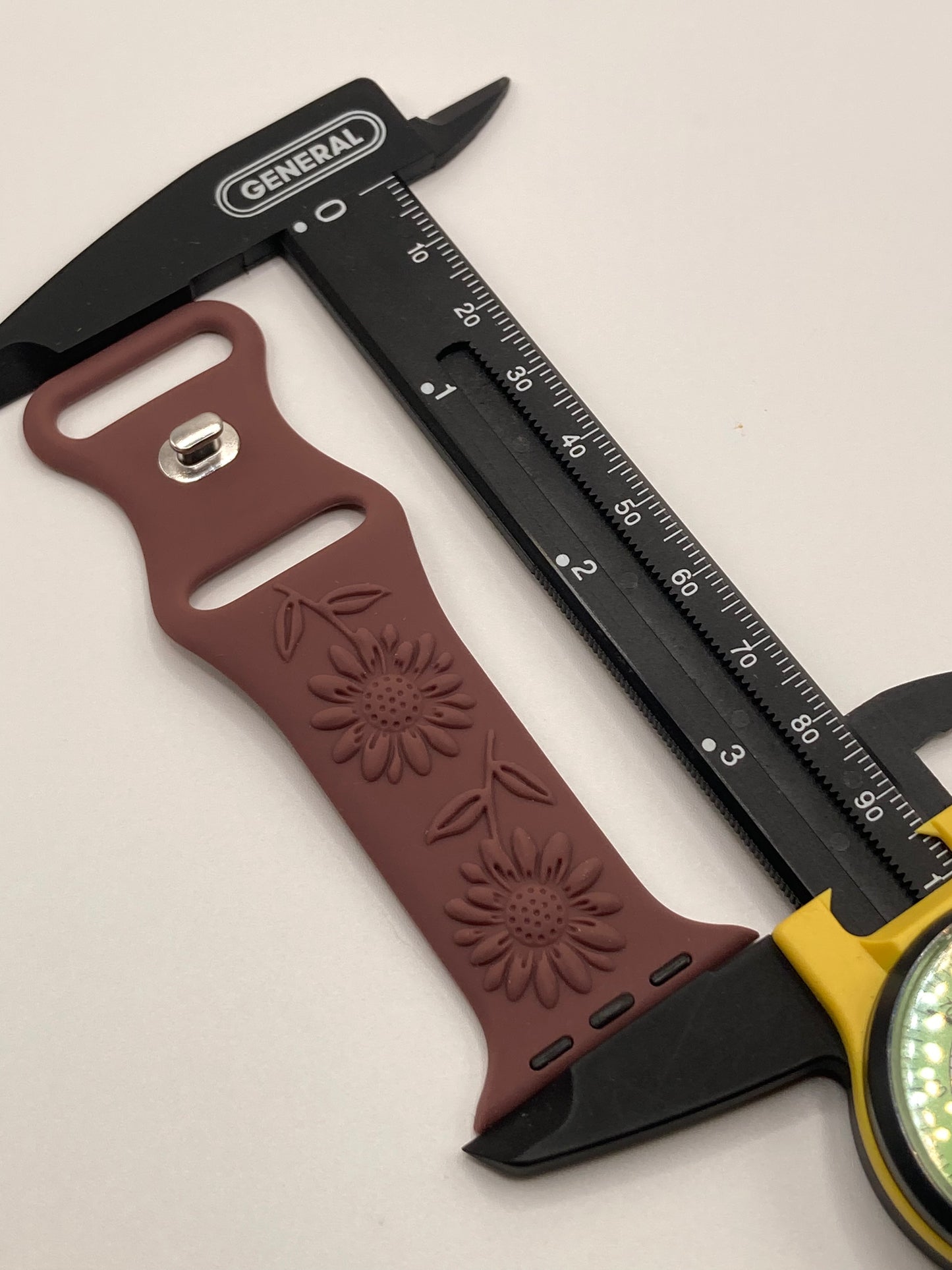 Apple Watch band - Embossed Floral Design - 38/40/41 - fits SE-9-8-7-6-5-4-3-2-1