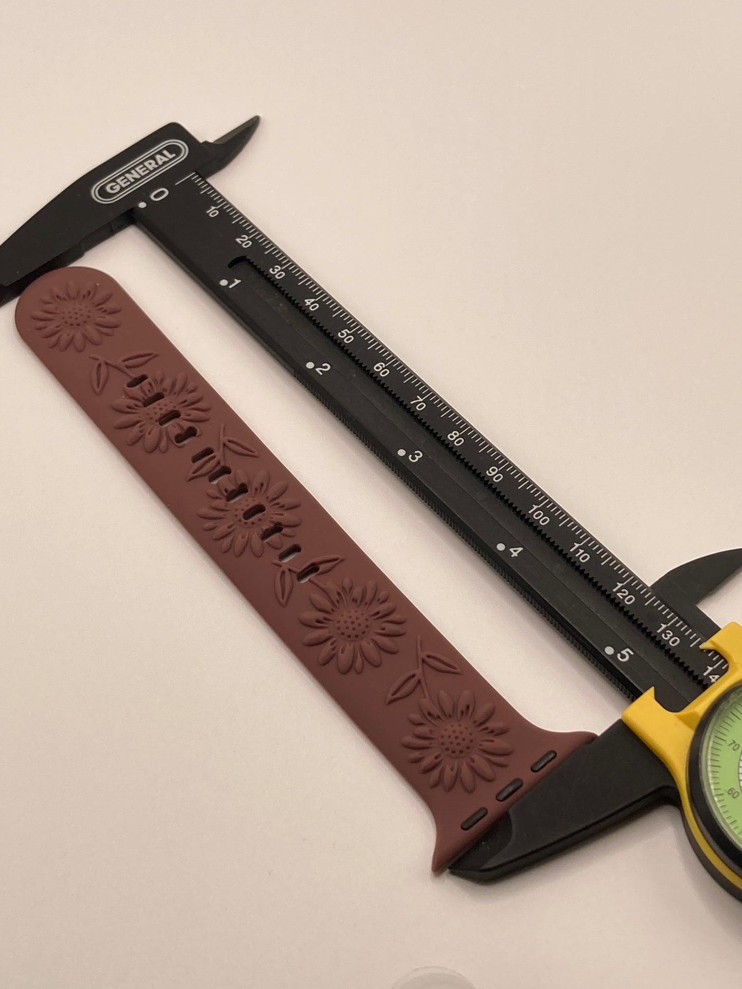 Apple Watch band - Embossed Floral Design - 38/40/41 - fits SE-9-8-7-6-5-4-3-2-1