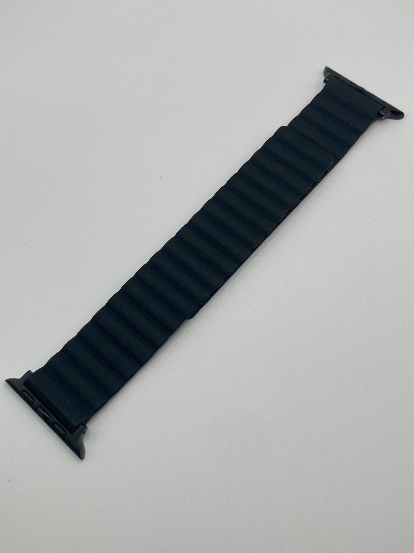 Magnetic Silicone Band for Apple Watch 44/45/46/49mm - Black Smartwatch Accessory