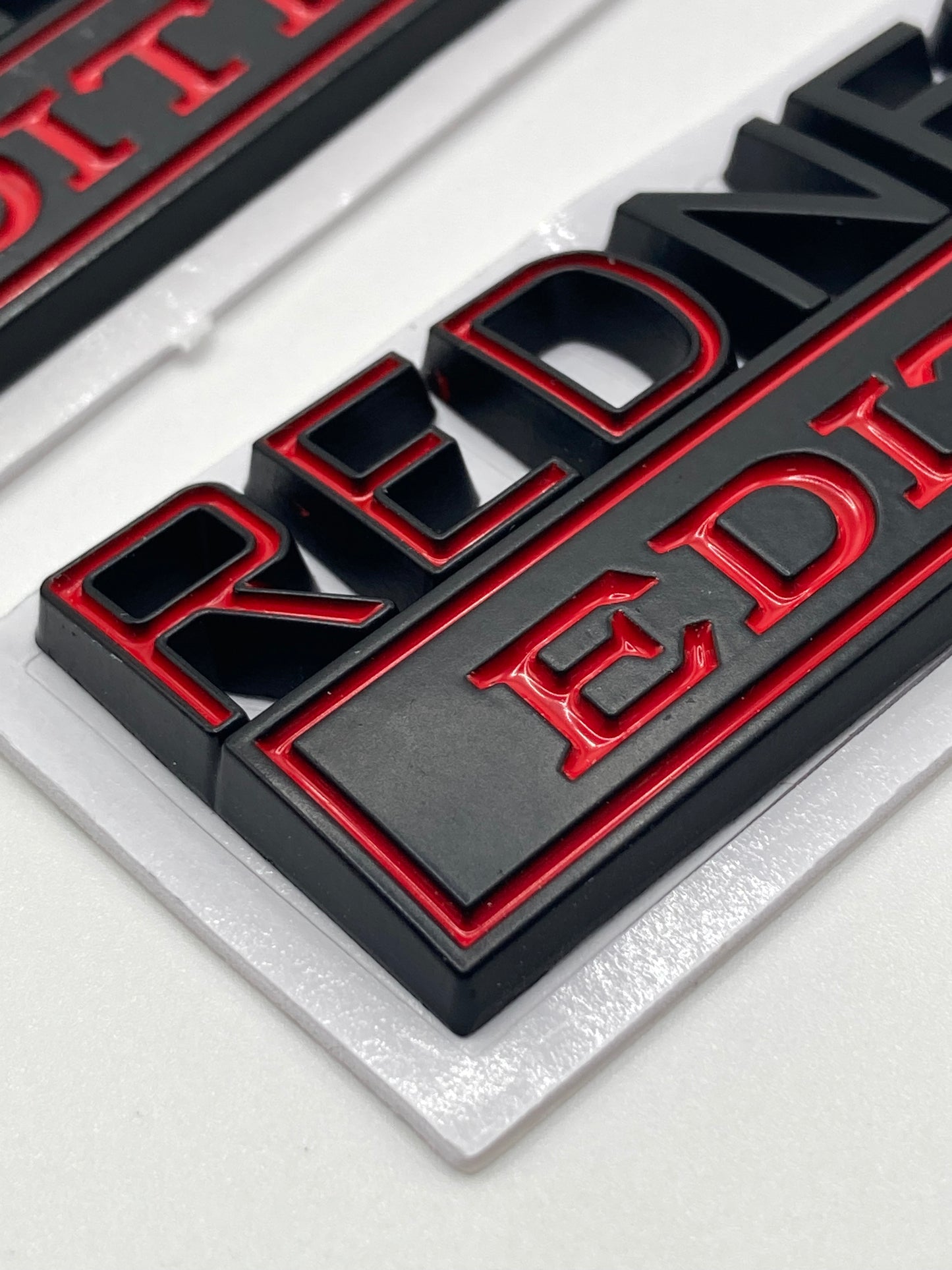 Redneck Edition Fender Emblem Set - 2pcs - red/black