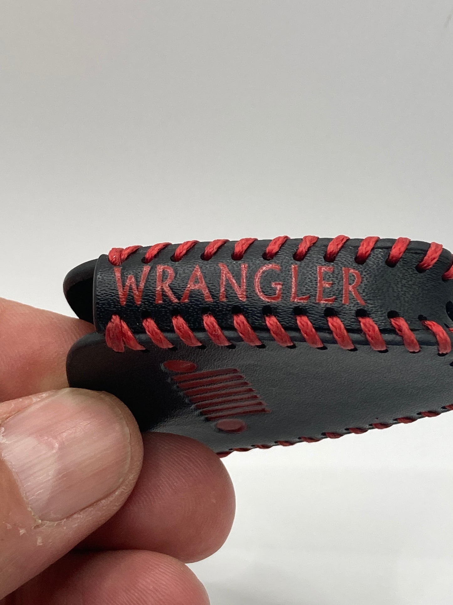 Jeep - Wrangler Leather Key Fob Cover - black/red