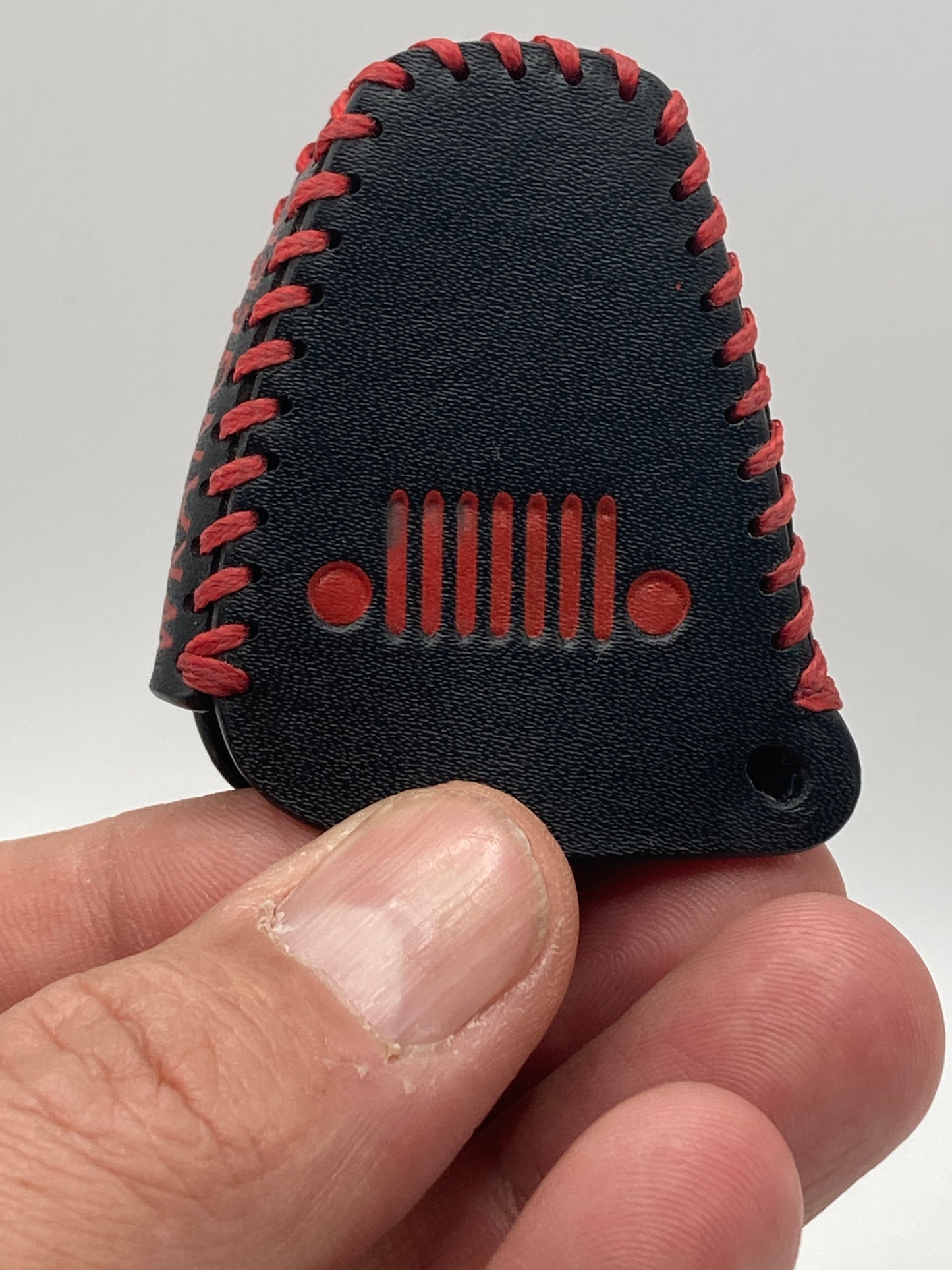 Jeep - Wrangler Leather Key Fob Cover - black/red